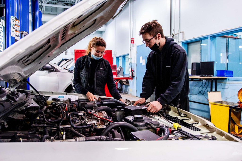 Comment trouver un emploi en mécanique automobile