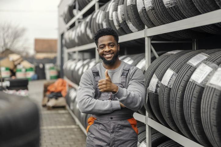 Technicien en emploi après une formation en mécanique automobile